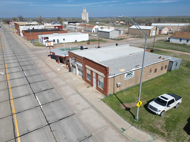 210 S Broadway Ave, Geary, OK for sale - Building Photo - Image 1 of 1