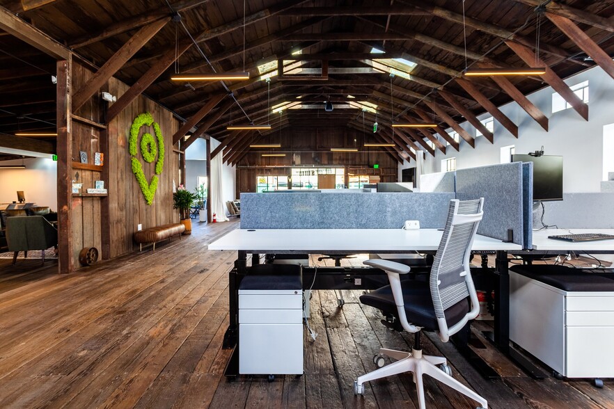 2807 Villa Way, Newport Beach, CA for lease - Building Photo - Image 2 of 36