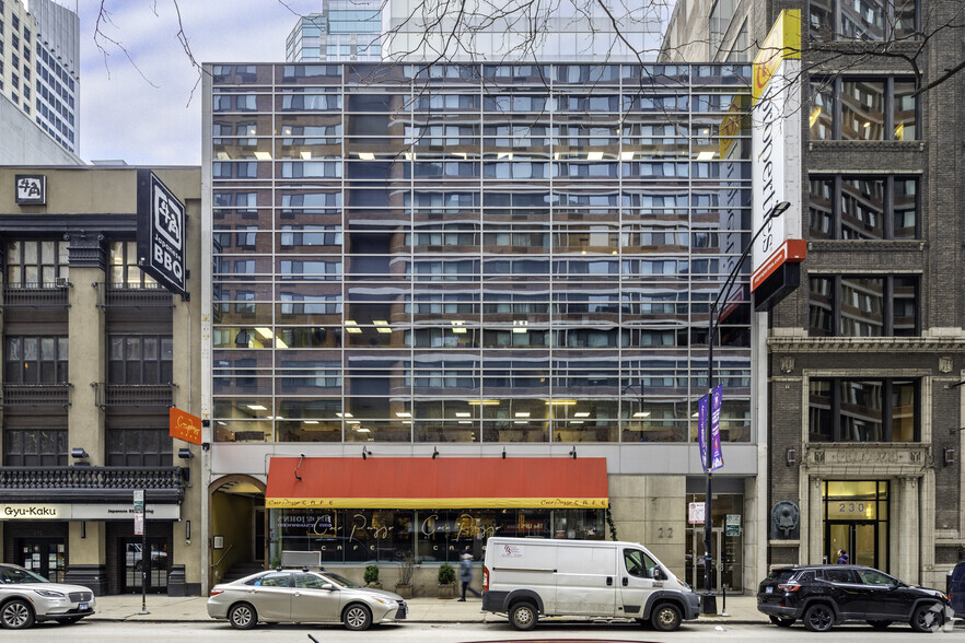 212 E Ohio St, Chicago, IL for sale - Building Photo - Image 1 of 37