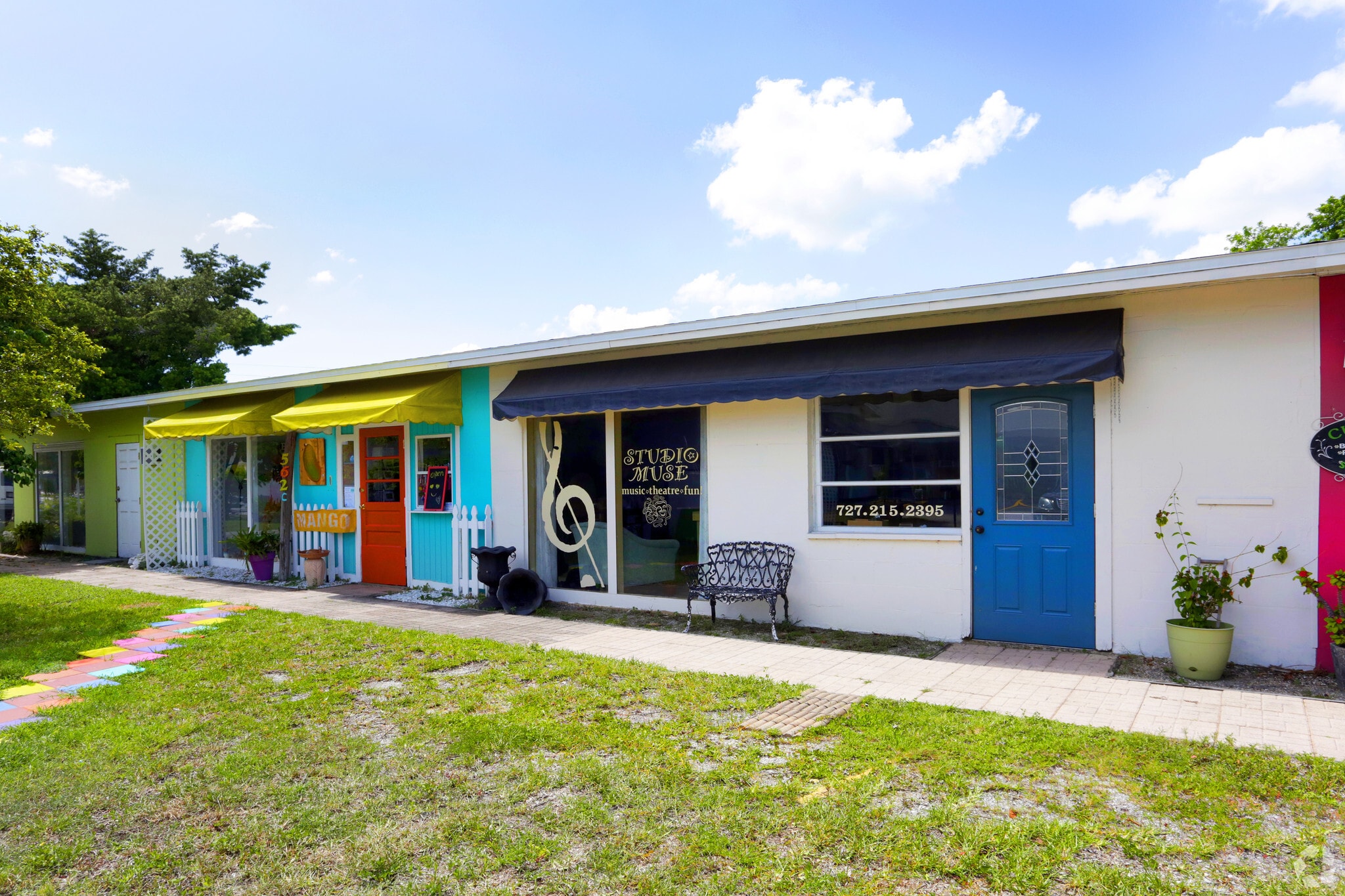 562 Indian Rocks Rd, Largo, FL for sale Primary Photo- Image 1 of 1