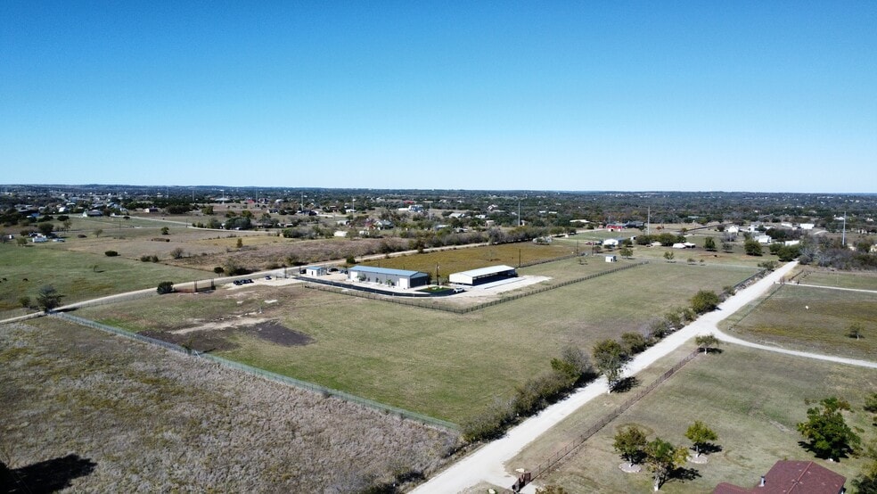 121 Pistol Rd, Weatherford, TX for lease - Building Photo - Image 2 of 5