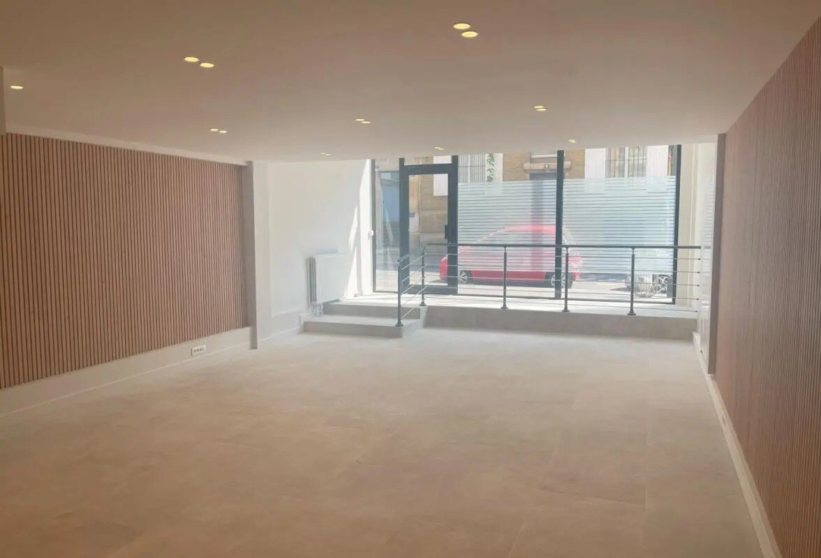 9 Rue René Villermé, Paris, PAR 75011 - Unit 2 -  - Interior Photo - Image 1 of 9