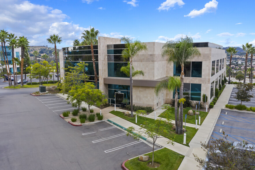 700 La Terraza Blvd, Escondido, CA for lease - Building Photo - Image 2 of 12