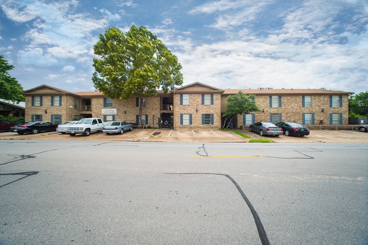 825 S Main St, Paris, TX for sale Building Photo- Image 1 of 1