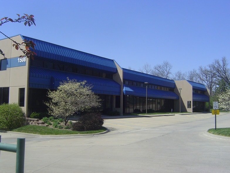 1508 Nw Vivion Rd, Kansas City, MO for lease - Building Photo - Image 1 of 12