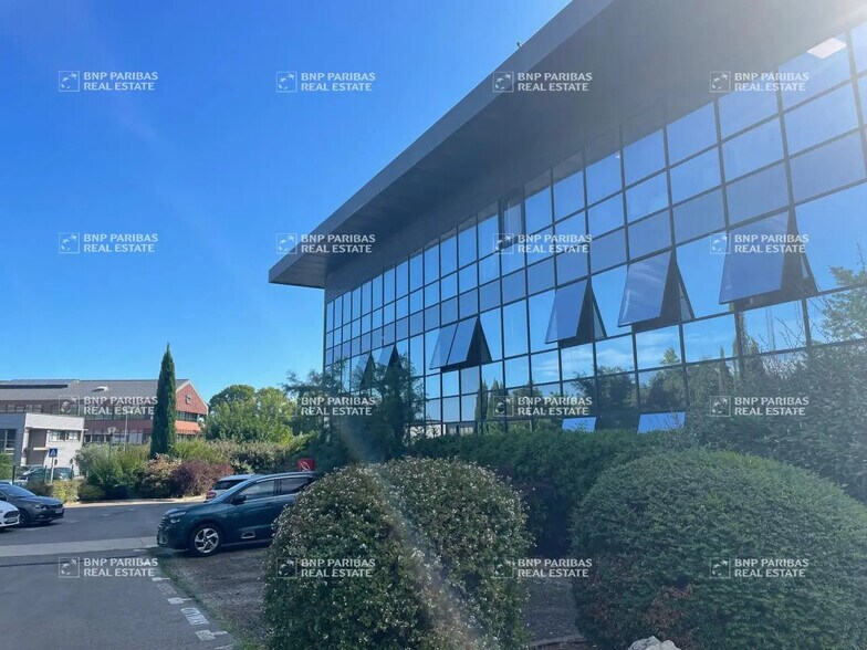 Office in Aix-en-Provence for lease - Building Photo - Image 2 of 2