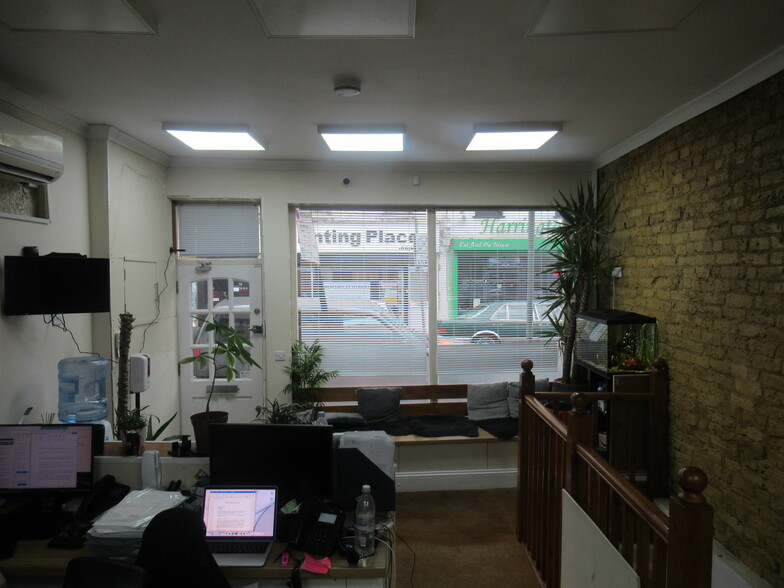 2 Selkirk Rd, London for lease - Interior Photo - Image 3 of 4