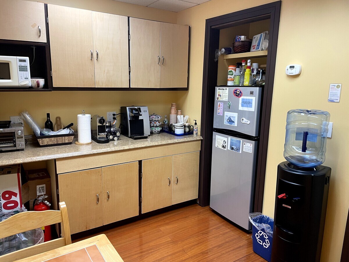 3056 Whitestone Expy, Flushing, NY 11354