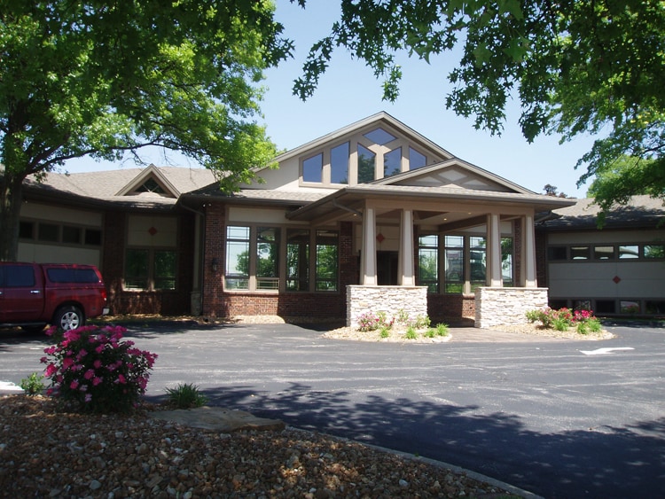 2850 W Clay St, Saint Charles, MO for sale Primary Photo- Image 1 of 11