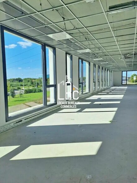 Office in Rezé for lease - Interior Photo - Image 3 of 10