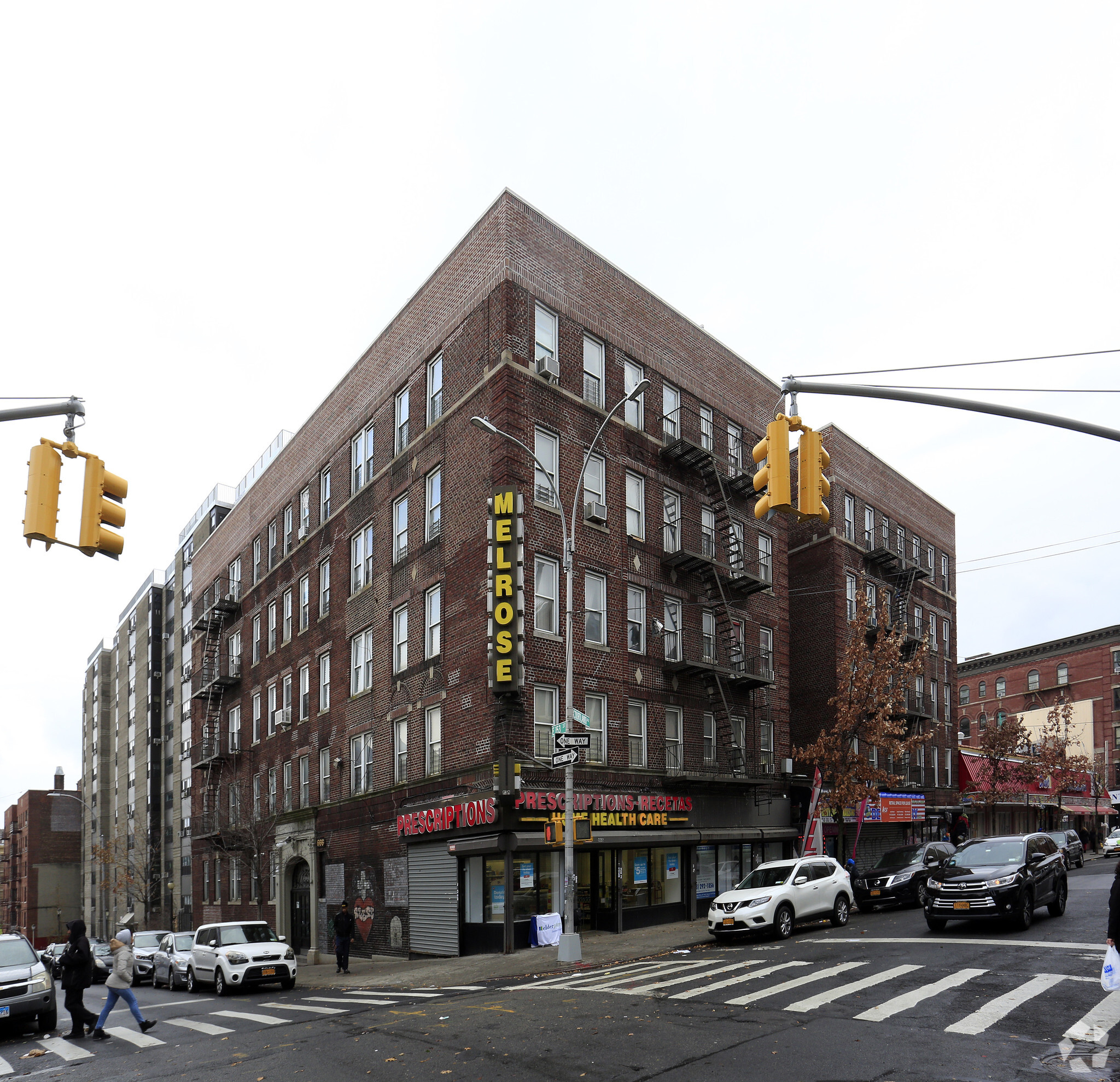 652-666 Courtlandt Ave, Bronx, NY for lease Primary Photo- Image 1 of 11