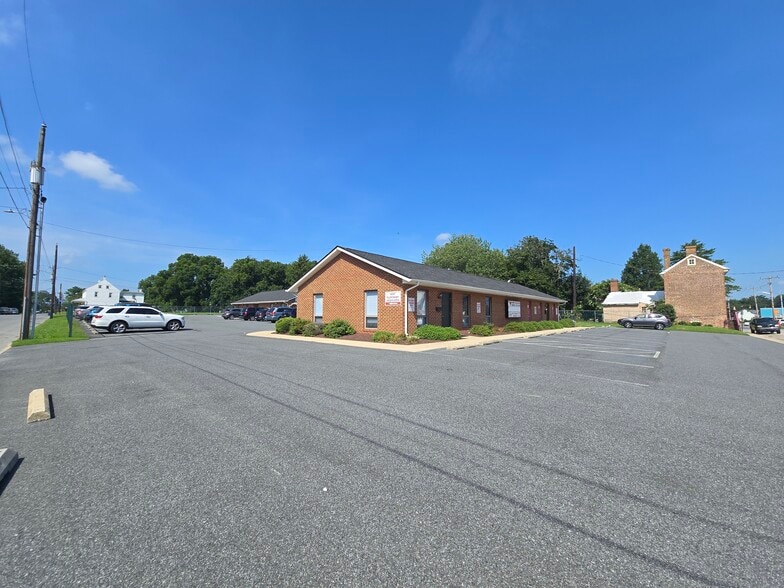213 N Main St, Smyrna, DE for lease - Building Photo - Image 2 of 6