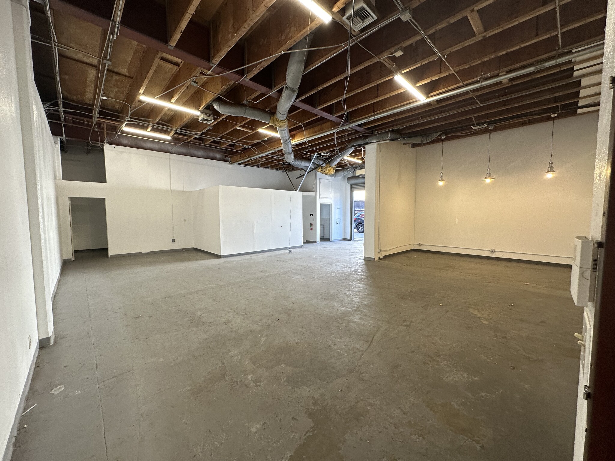 8885 Venice Blvd, Los Angeles, CA for lease Building Photo- Image 1 of 4