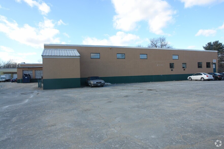 360 Broadway, Taunton, MA for lease - Building Photo - Image 3 of 14