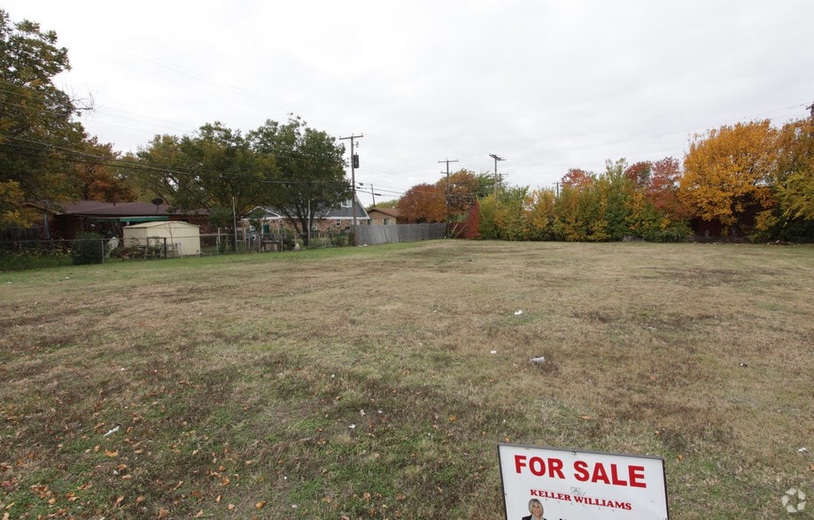2420 Brady Ln, Grand Prairie, TX for sale - Building Photo - Image 1 of 1