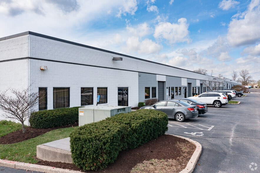 4440 Lake Forest Dr, Blue Ash, OH for lease - Building Photo - Image 3 of 4