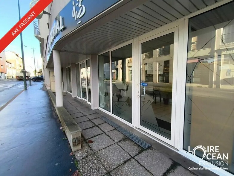 Retail in Nantes for lease - Building Photo - Image 2 of 9