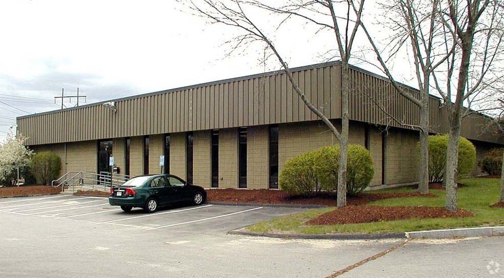 74 Commerce Way, Woburn, MA for lease - Building Photo - Image 2 of 3