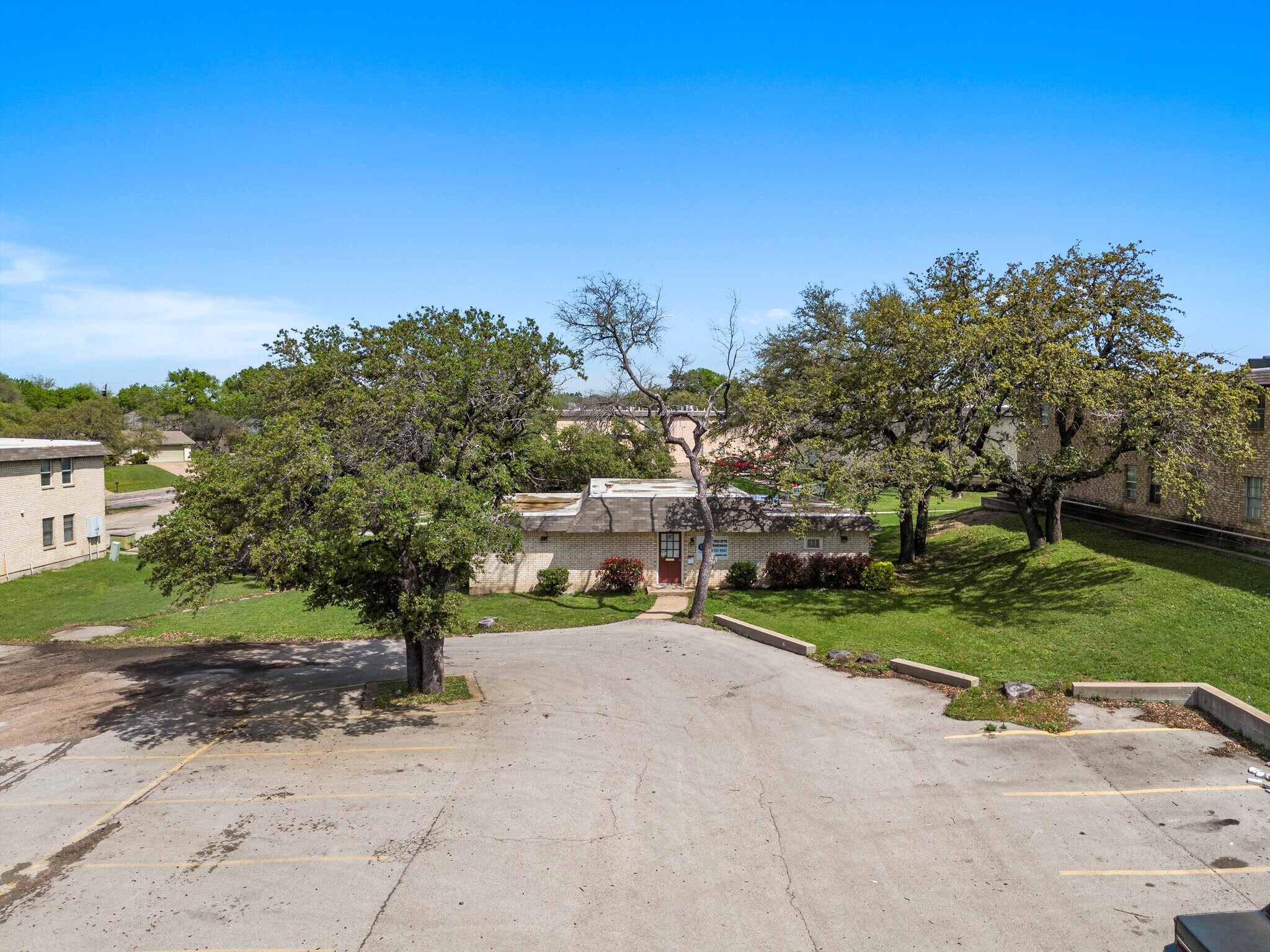 800 Rambler Dr, Waco, TX 76710 Oaktree Apartments