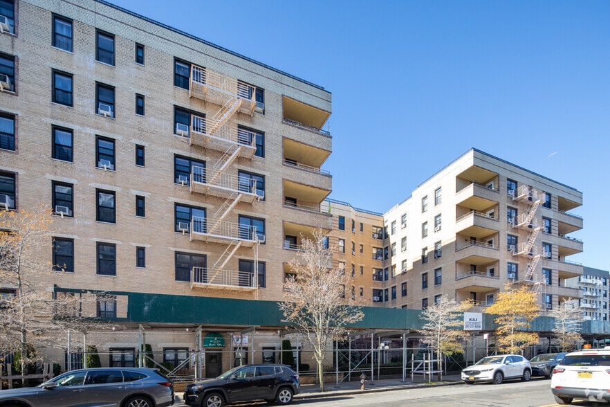 2 W End Ave, Brooklyn, NY for lease - Building Photo - Image 3 of 8