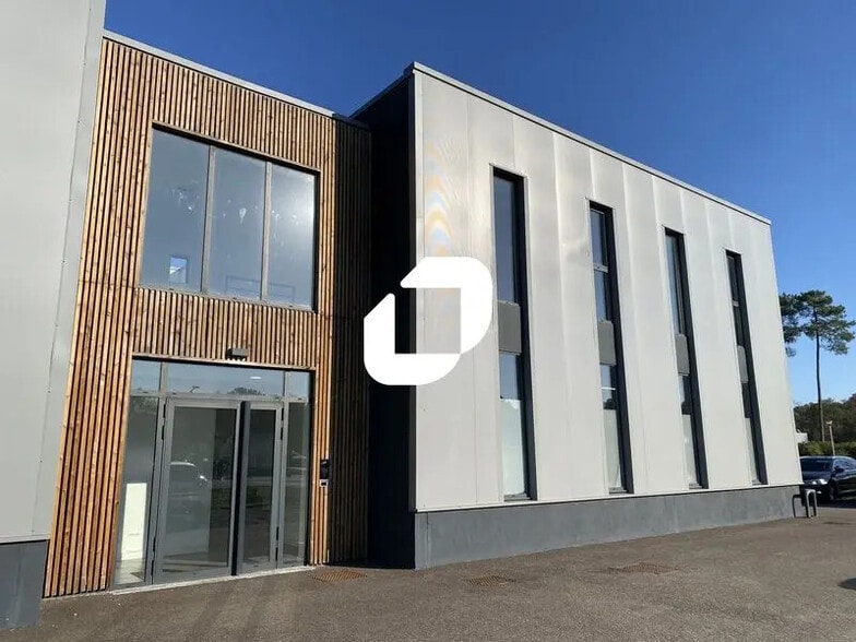 Flex in Martillac for lease - Building Photo - Image 3 of 14