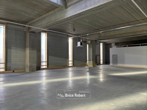 Flex in Lyon for lease Interior Photo- Image 2 of 3