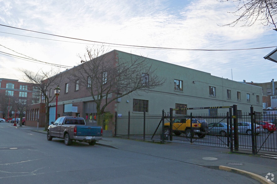 543-549 Herald St, Victoria, BC for lease - Building Photo - Image 2 of 3