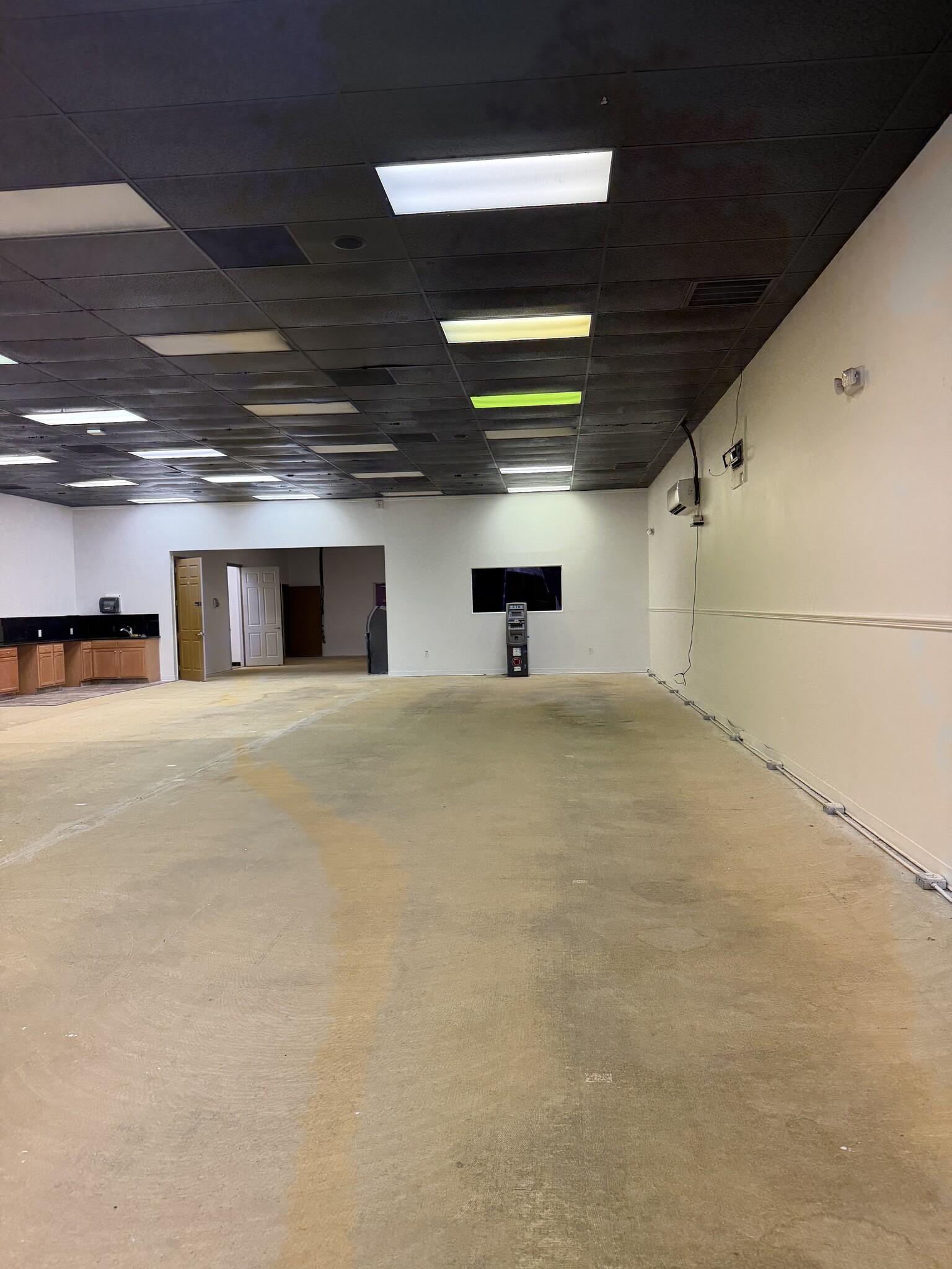 1109-1131 Del Prado Blvd S, Cape Coral, FL for lease Interior Photo- Image 1 of 9