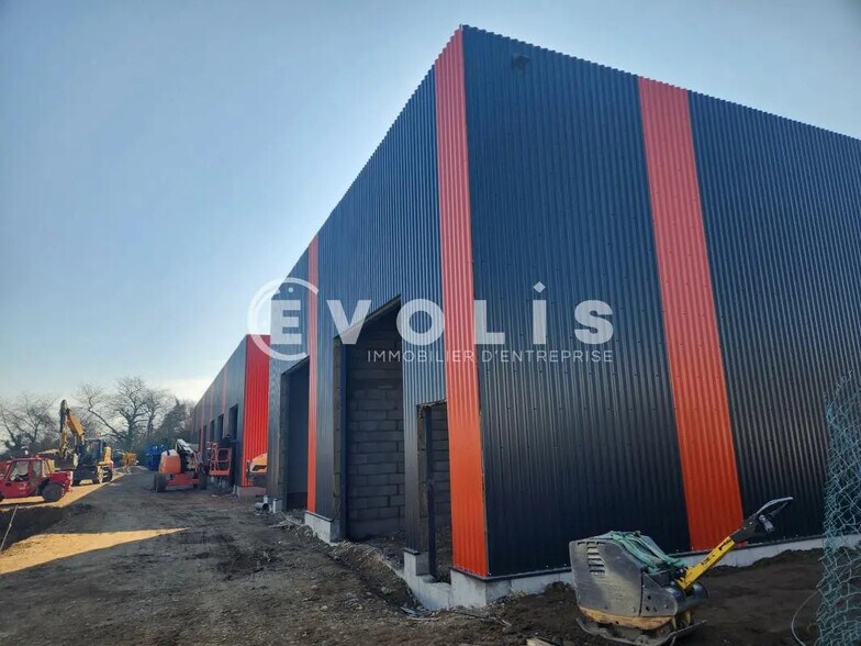 Flex in Charvieu-Chavagneux for sale - Building Photo - Image 3 of 26