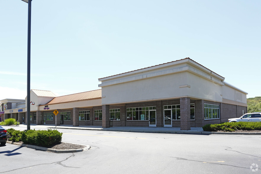 248-250 Flanders Rd, East Lyme, CT for lease - Building Photo - Image 1 of 5