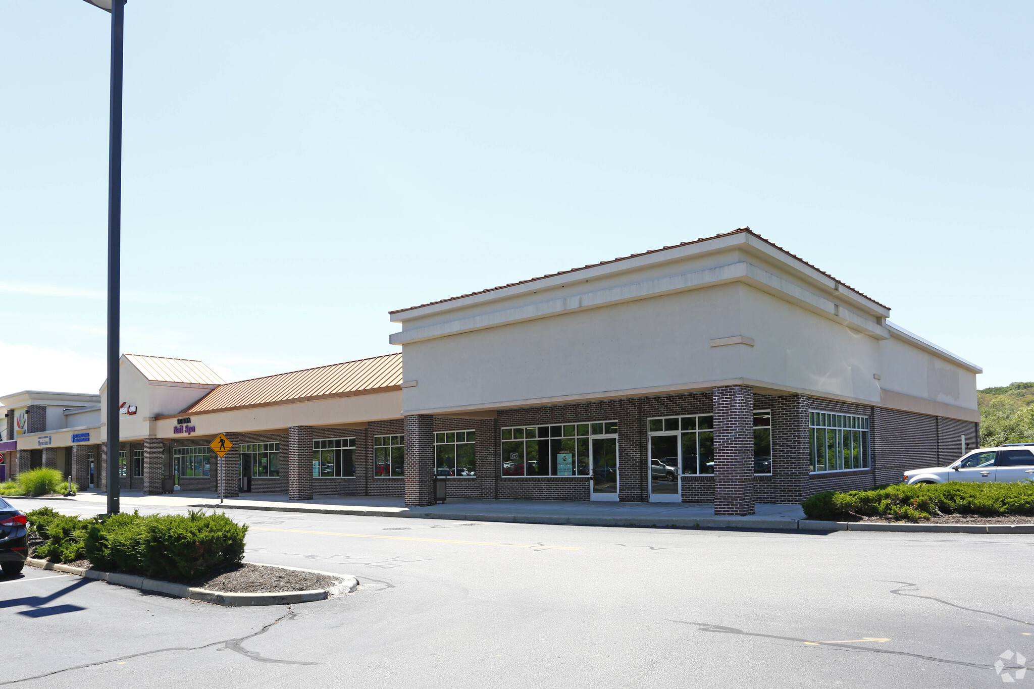 248-250 Flanders Rd, East Lyme, CT for lease Building Photo- Image 1 of 6