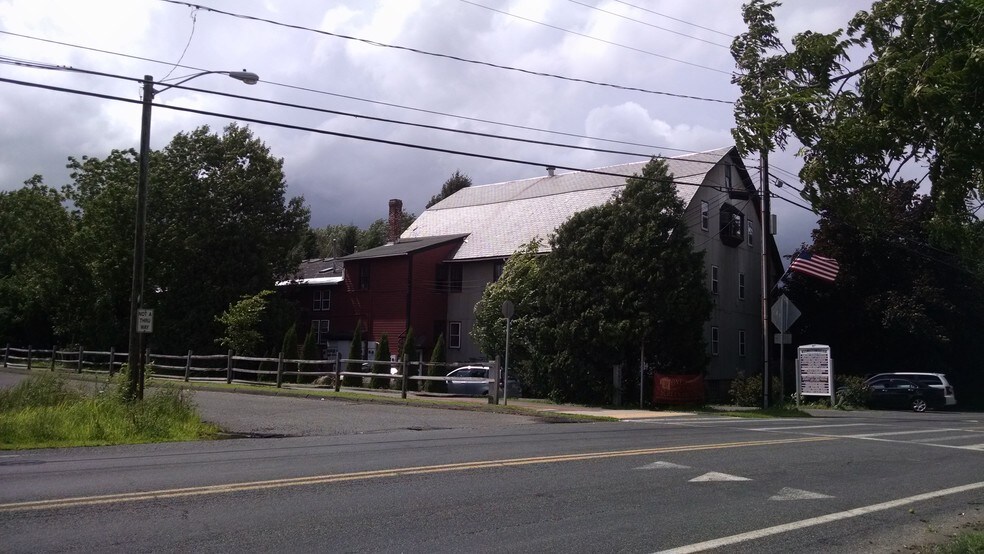 47 East St, Hadley, MA 01035