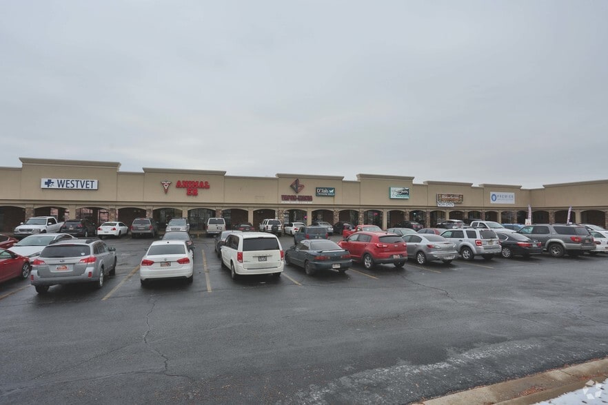 2465 N Main St, Sunset, UT for lease - Primary Photo - Image 1 of 38