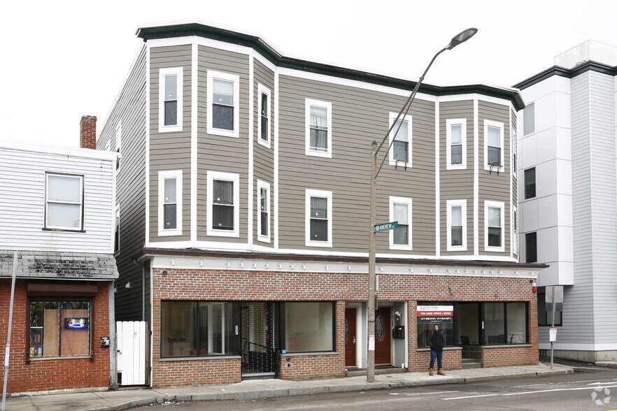 551-557 Dorchester Ave, Boston, MA for lease - Primary Photo - Image 1 of 12