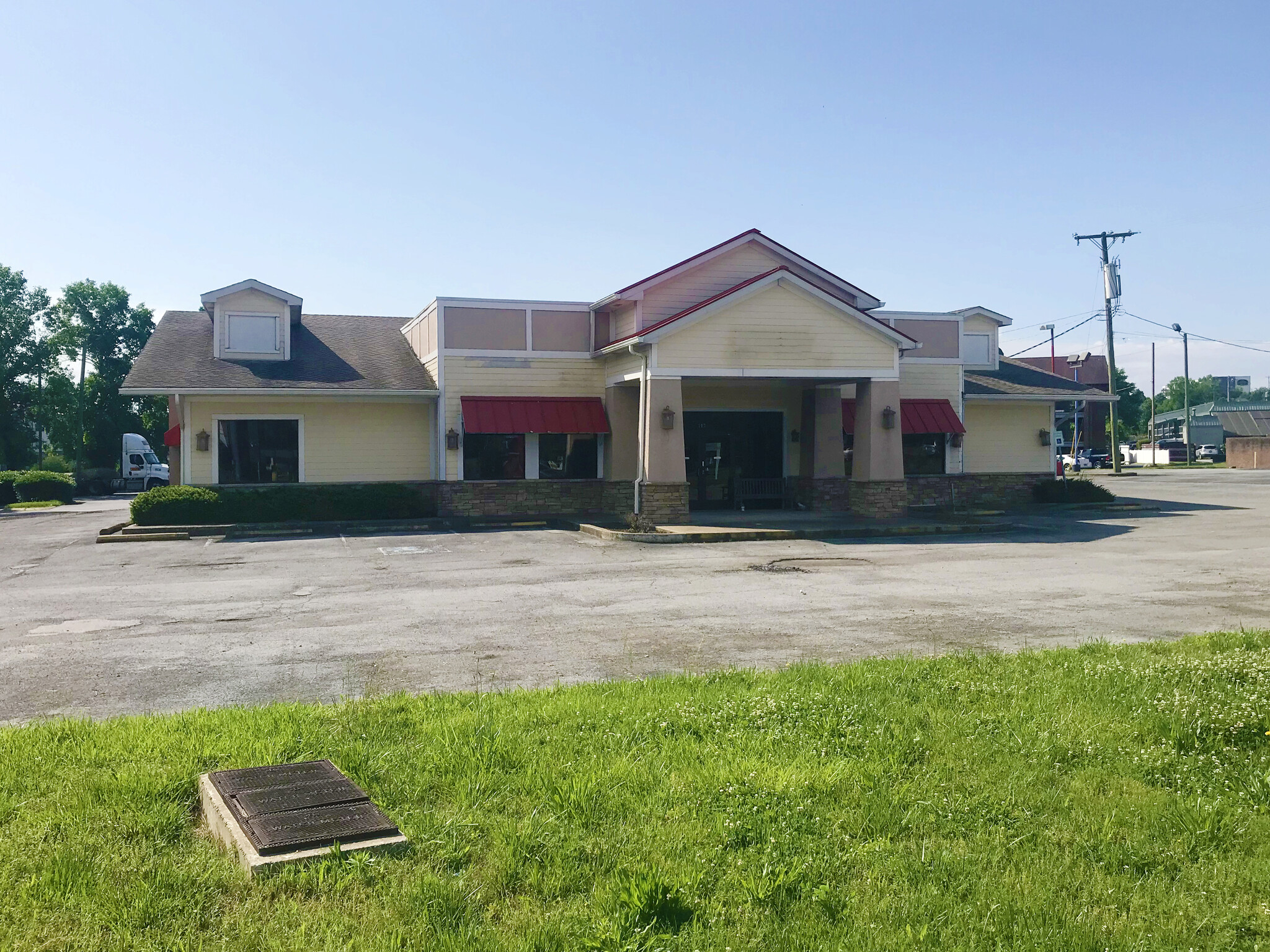 307 Long Hollow Pike, Goodlettsville, TN for lease Building Photo- Image 1 of 1