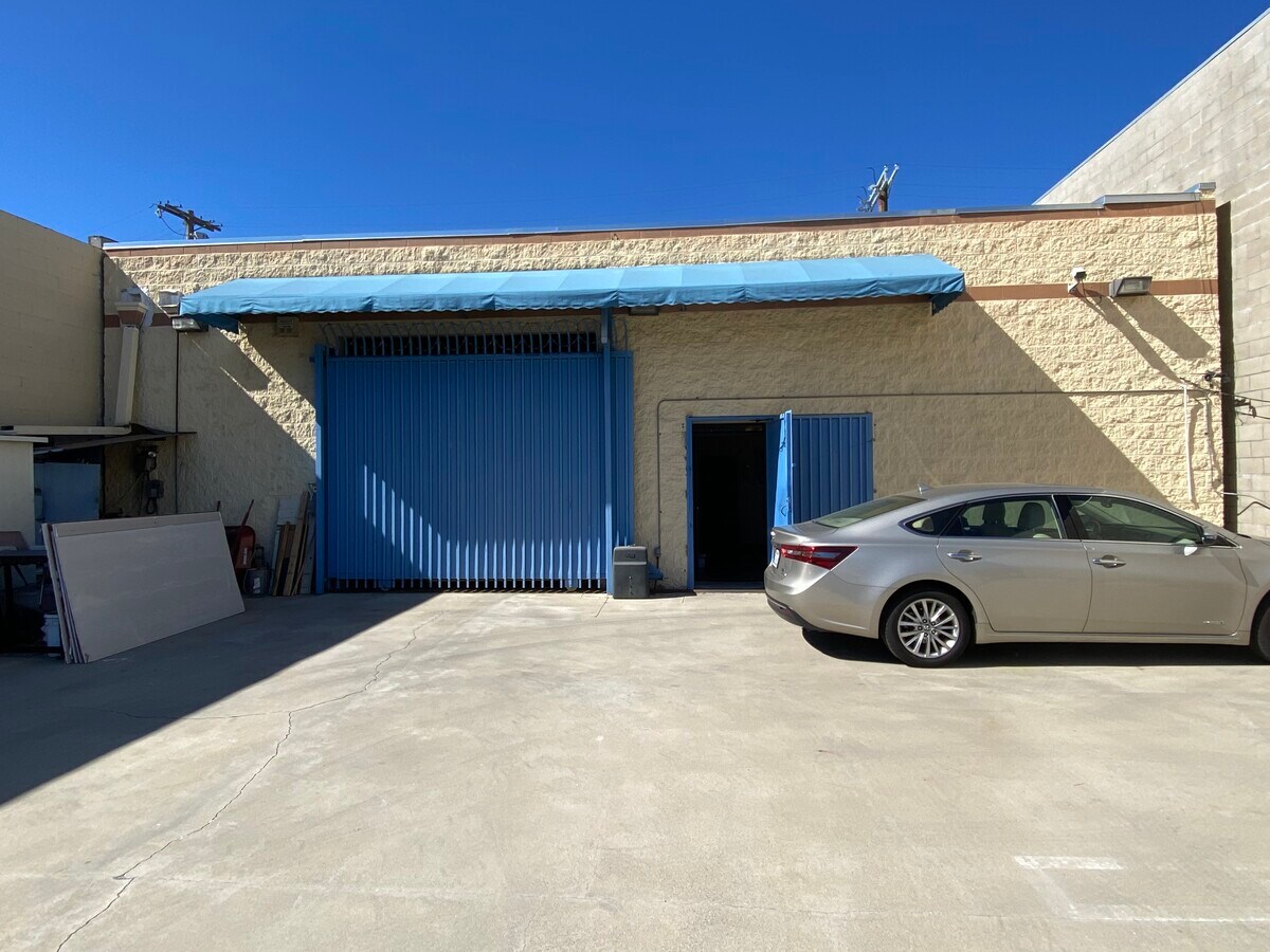 7211 Clybourn Ave, Sun Valley, CA 91352