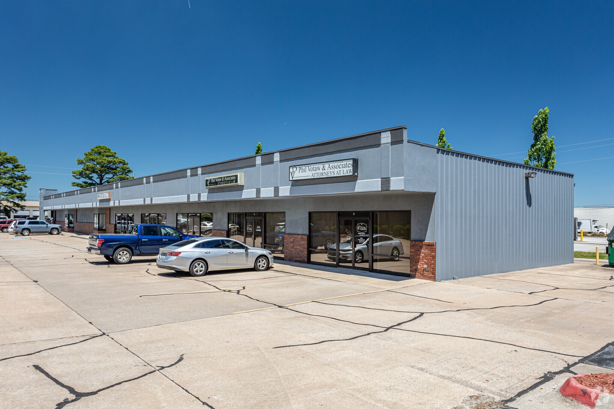 3329 W Sunset Ave, Springdale, AR 72762 Double Tree Plaza