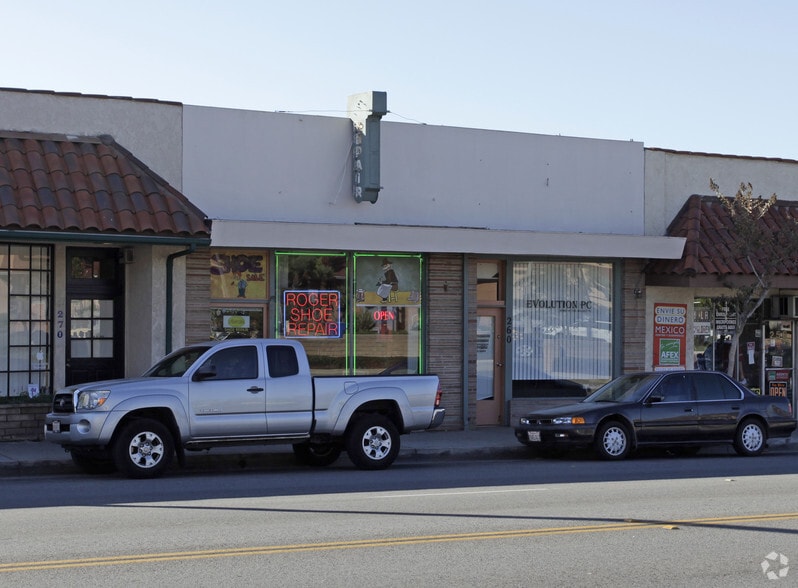 260-264 E La Habra Blvd, La Habra, CA for lease - Primary Photo - Image 1 of 2