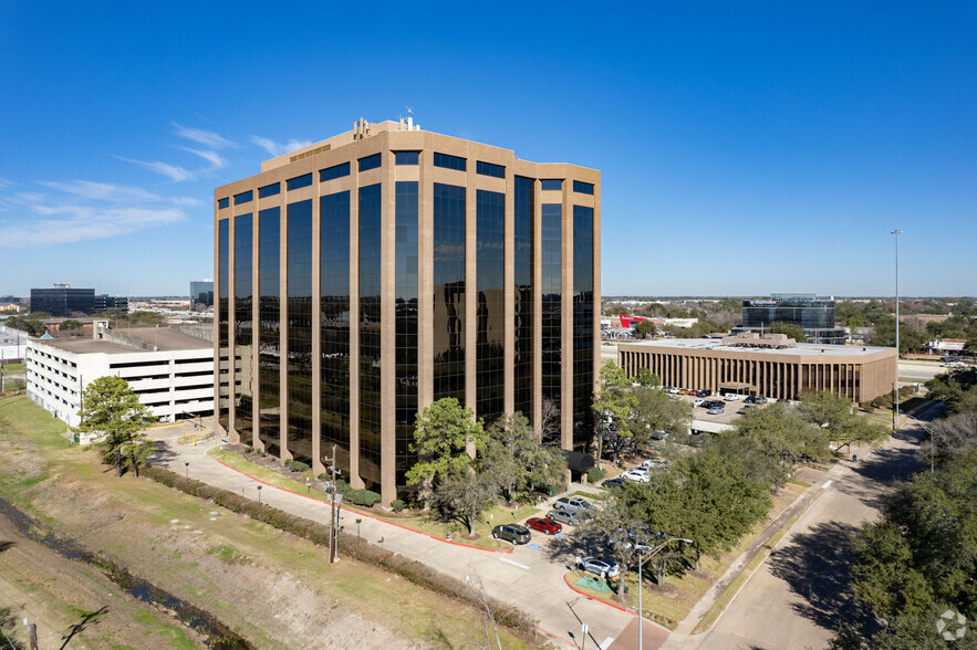 13105 Northwest Fwy, Houston, TX for lease - Building Photo - Image 2 of 18