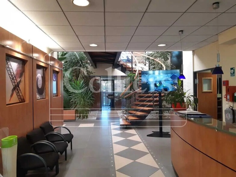 980 Avenue Ampère, Aix-en-Provence for sale - Building Photo - Image 2 of 15