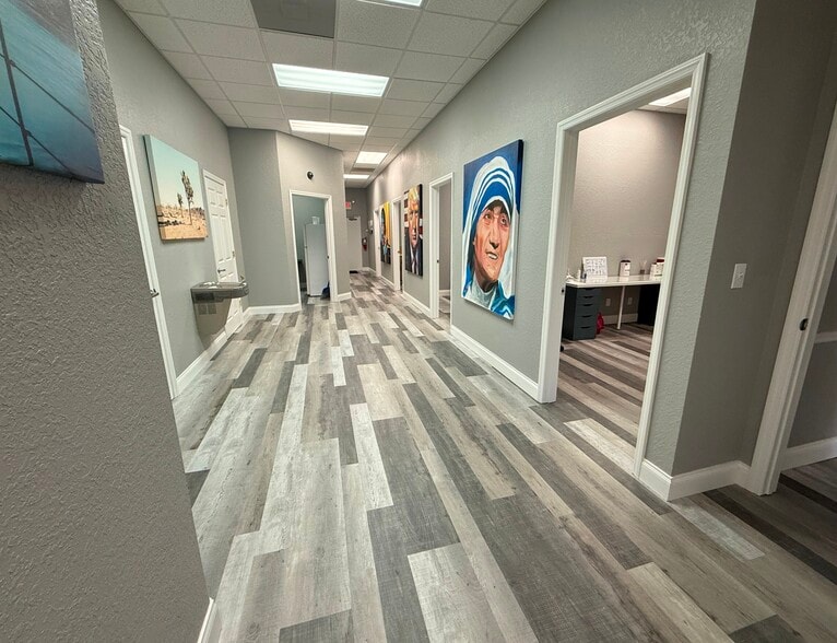 1730 Dunlawton Ave, Port Orange, FL for sale - Interior Photo - Image 3 of 8