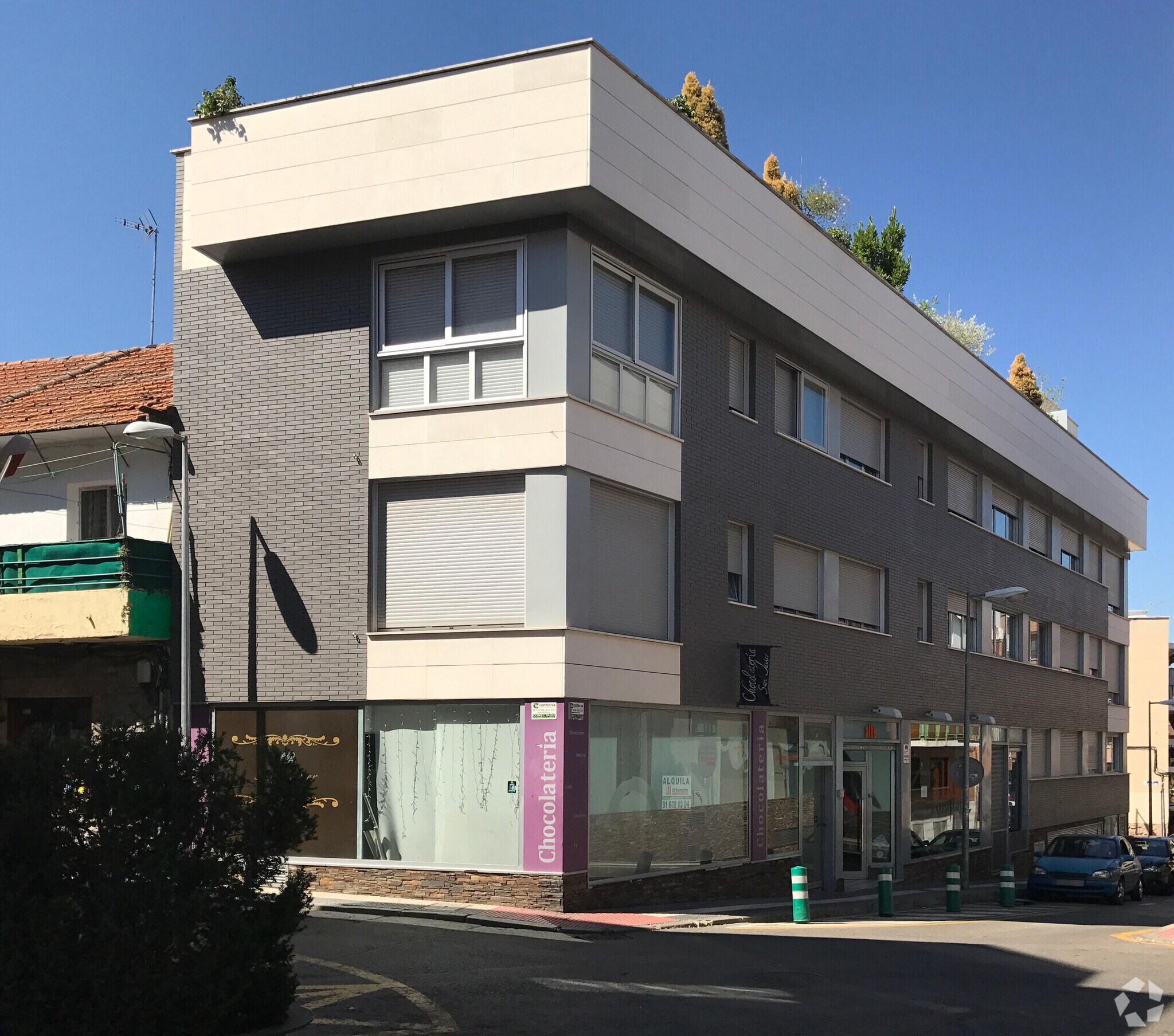Calle Monjitas, 5, Majadahonda, Madrid for sale Primary Photo- Image 1 of 2