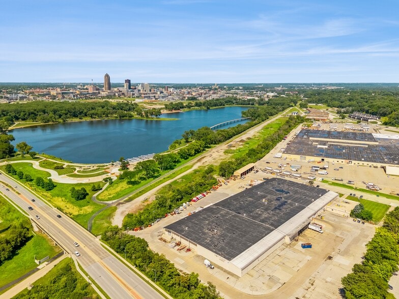 2301 Fleur Dr, Des Moines, IA for sale - Aerial - Image 3 of 72