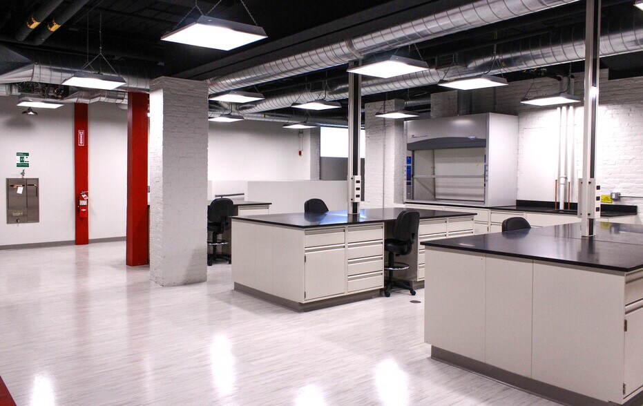 17 Briden St, Worcester, MA for lease - Interior Photo - Image 1 of 2