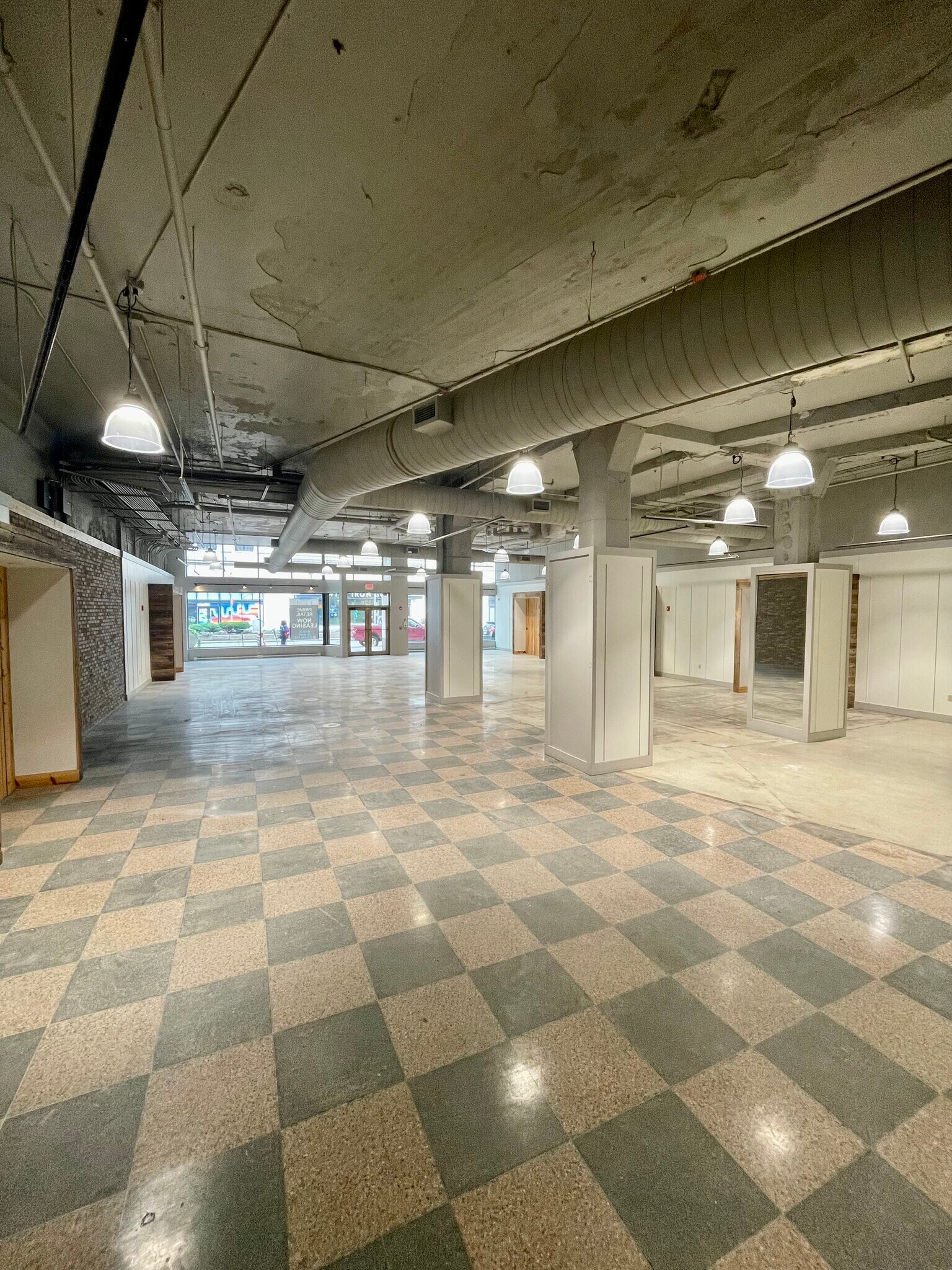 1020-1030 Euclid Ave, Cleveland, OH for lease Interior Photo- Image 1 of 7