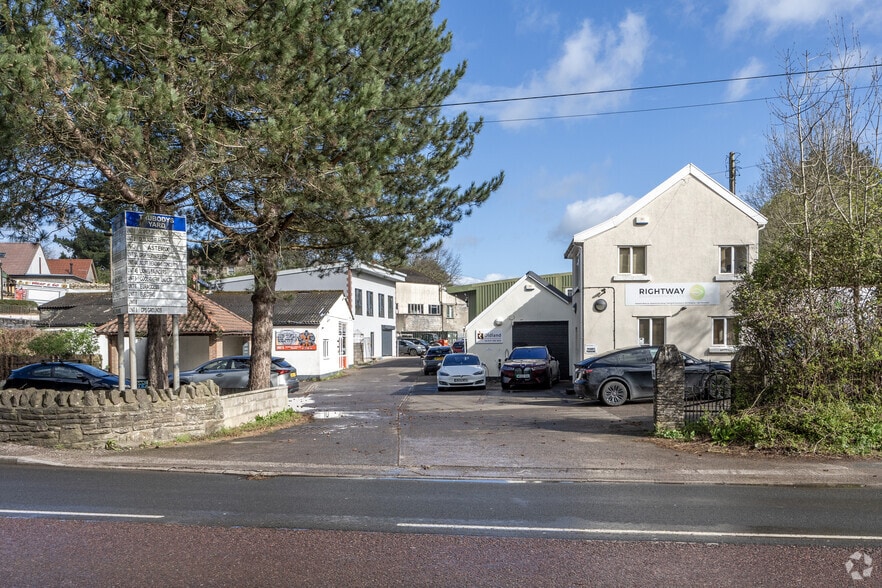 London Rd, Warmley for sale - Primary Photo - Image 1 of 1