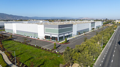 901 Venture Way, Gilroy, CA for lease Building Photo- Image 2 of 6