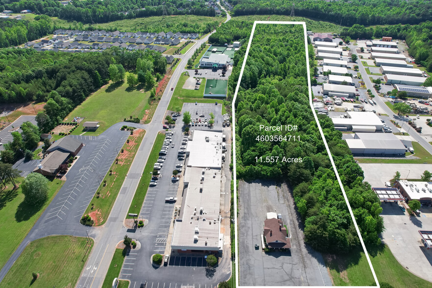 1515 N NC 16 Business Hwy, Denver, NC for sale - Building Photo - Image 3 of 16