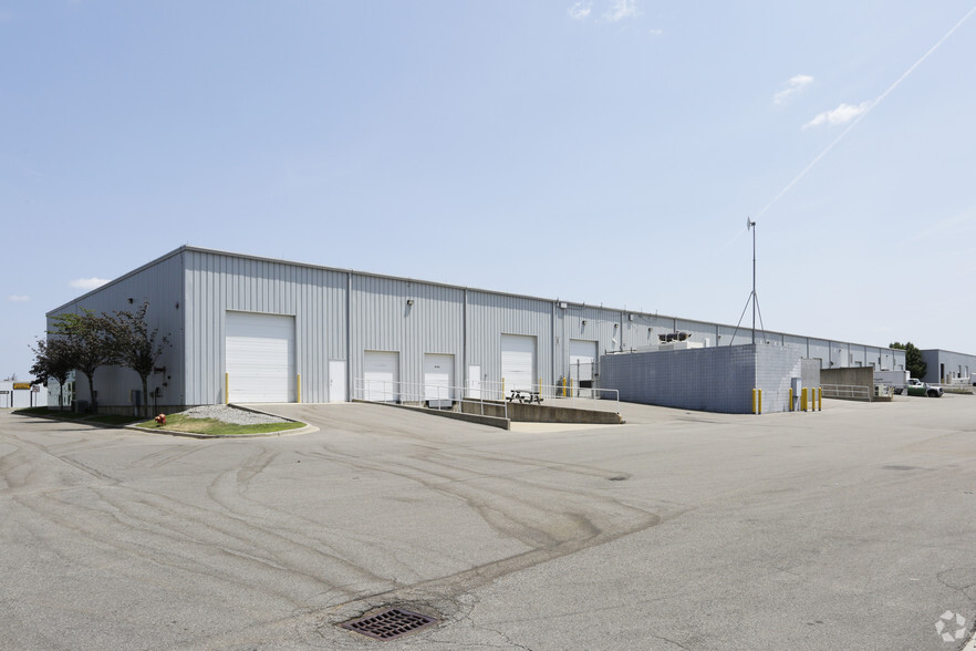 4717 Broadmoor Ave SE, Grand Rapids, MI for lease - Building Photo - Image 3 of 4