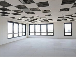 Office in Genas for lease Interior Photo- Image 2 of 4